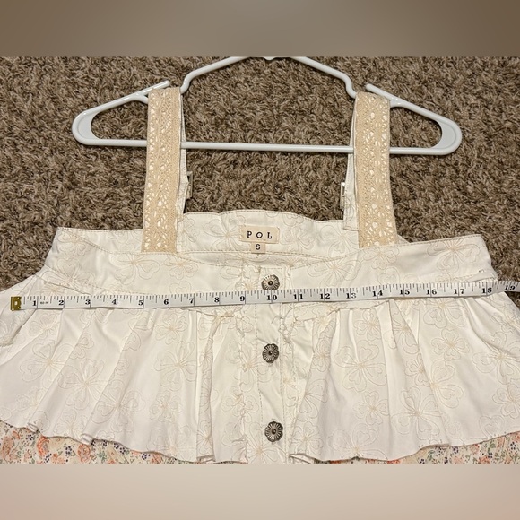 POL Cream and Floral Tiered Button-Down Blouse - Picture 3 of 6